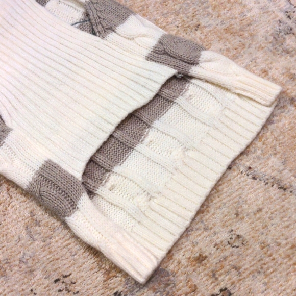 Dog cable knit holiday sweater - Picture 4 of 13